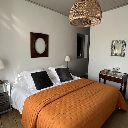 Bed and Breakfast Le Petit Eden Сен-Кентен-ла-Потри Экстерьер фото