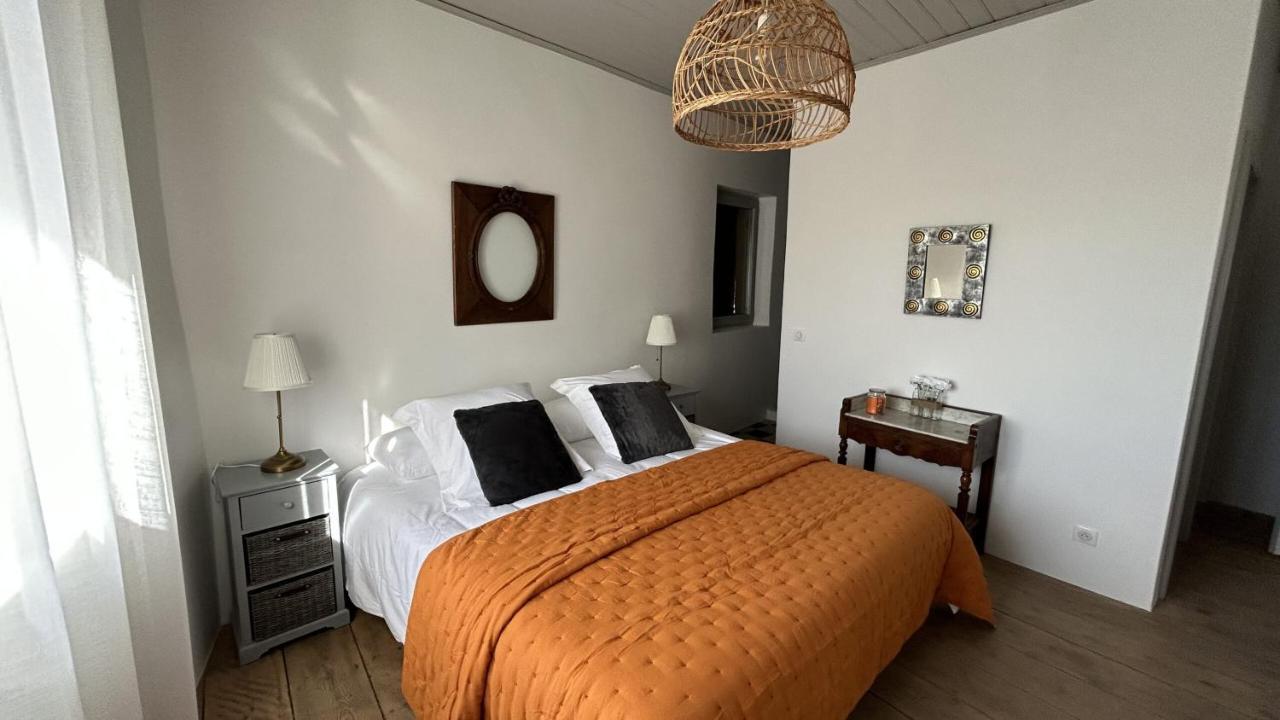 Bed and Breakfast Le Petit Eden Сен-Кентен-ла-Потри Экстерьер фото