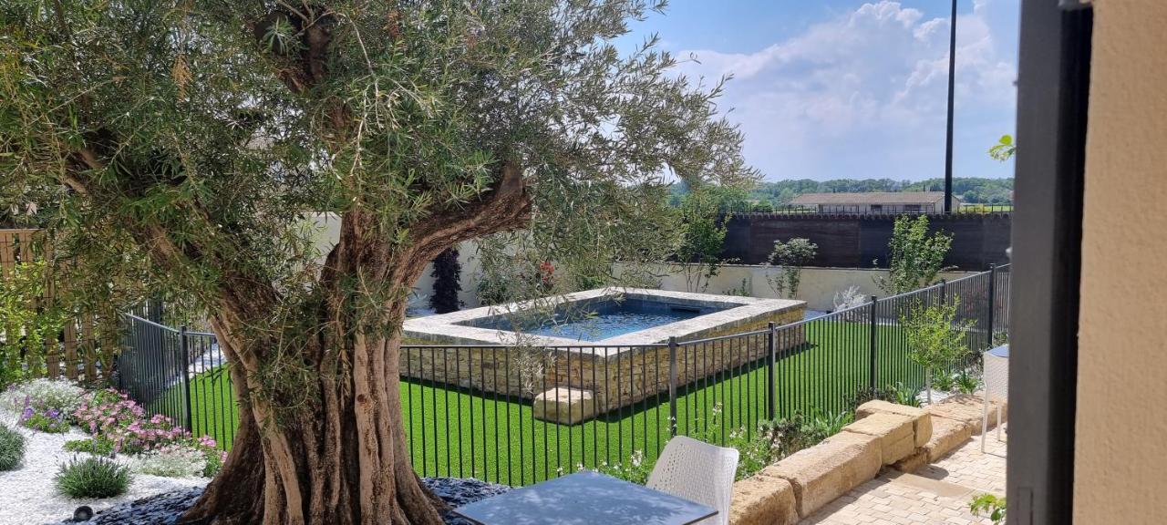 Bed and Breakfast Le Petit Eden Сен-Кентен-ла-Потри Экстерьер фото